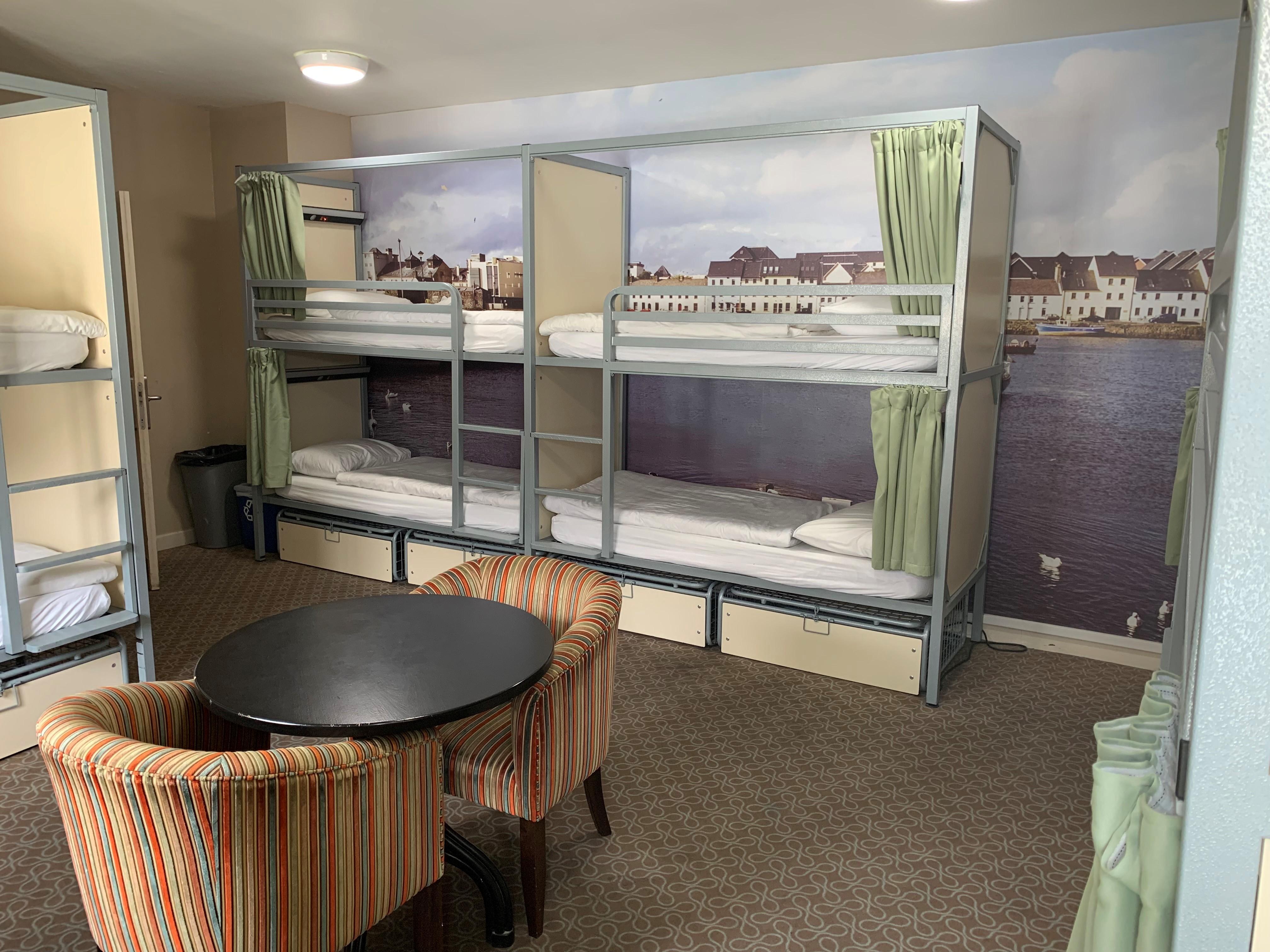 Kinlay Hostel Eyre Square Galway Ngoại thất bức ảnh