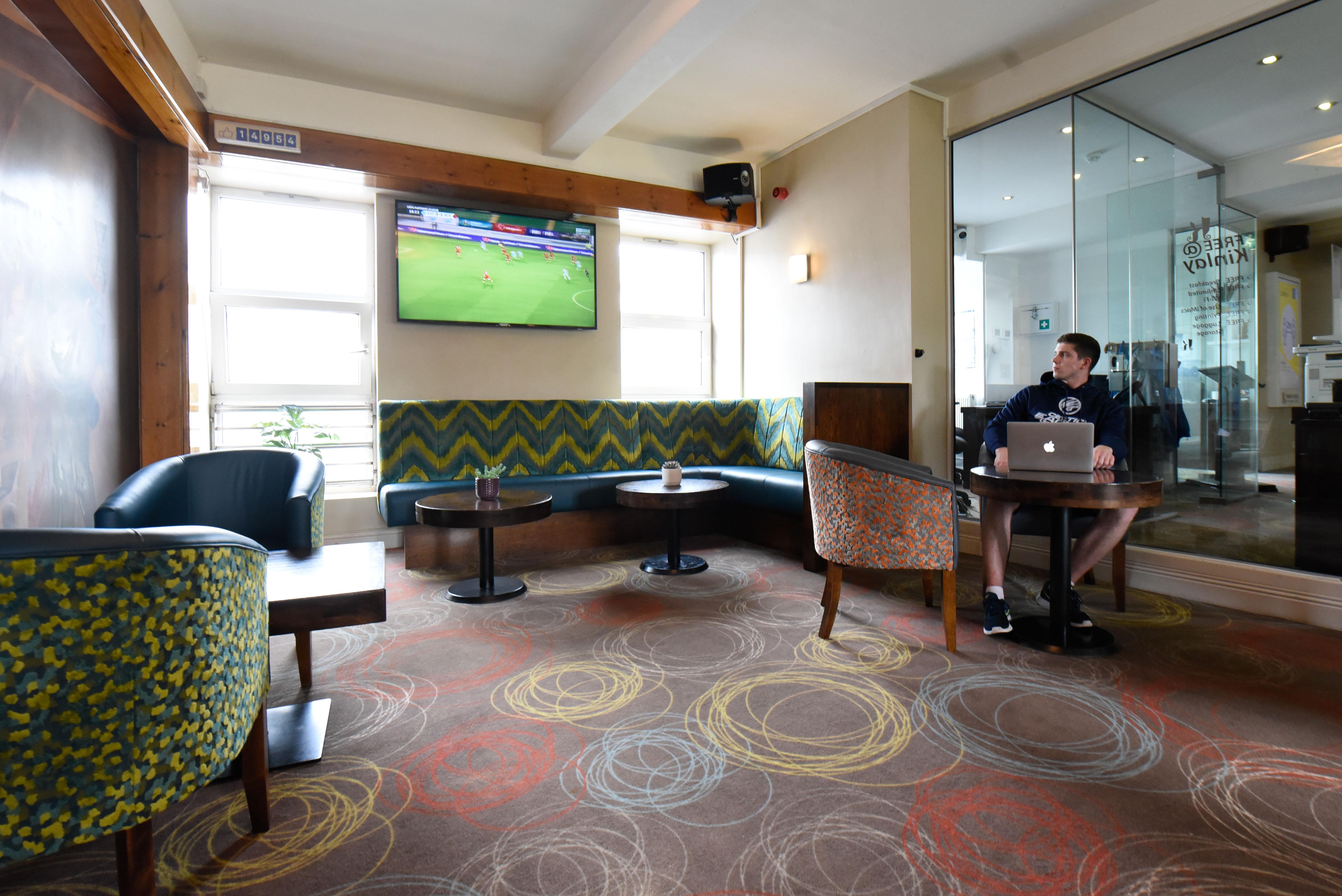Kinlay Hostel Eyre Square Galway Ngoại thất bức ảnh