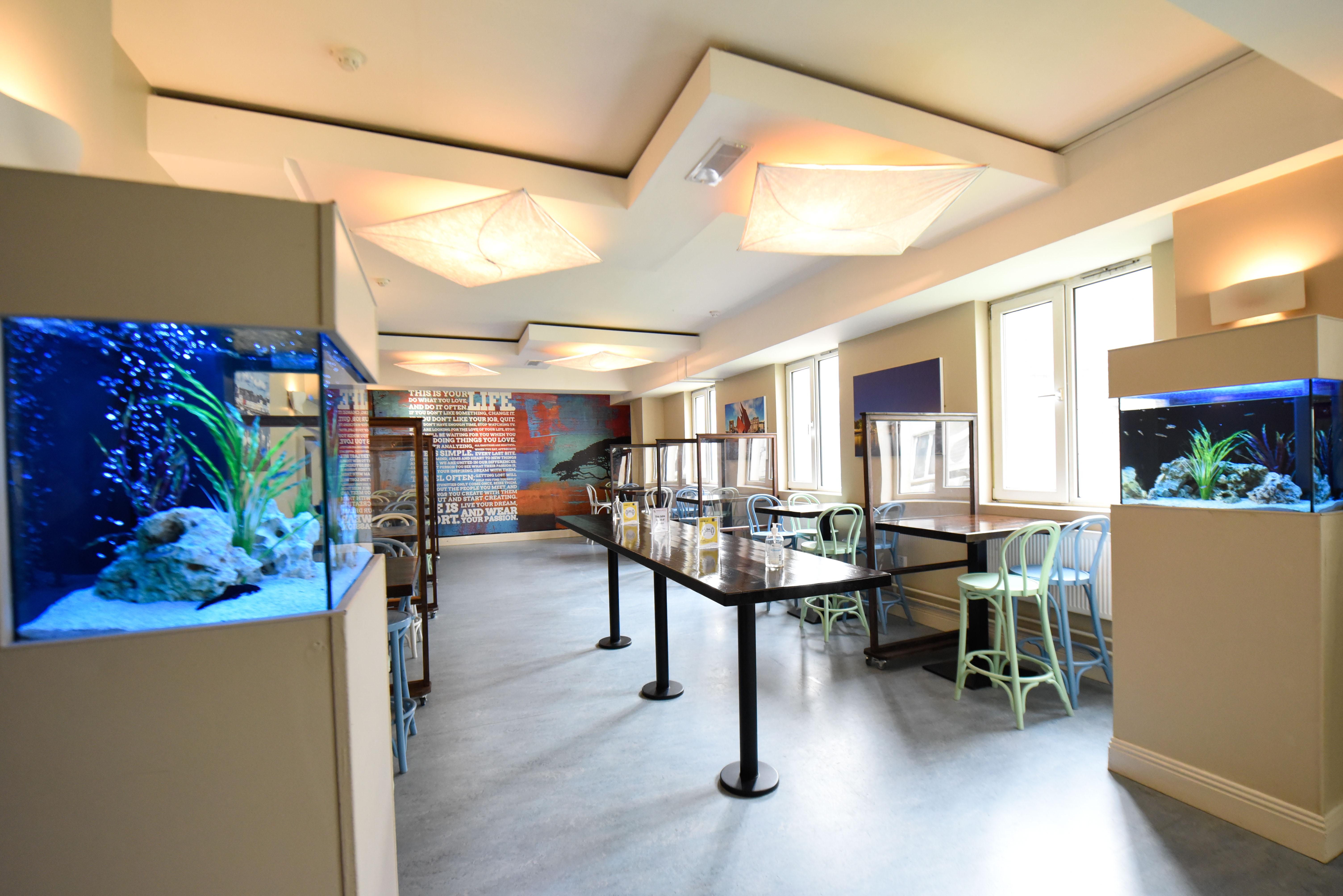 Kinlay Hostel Eyre Square Galway Ngoại thất bức ảnh