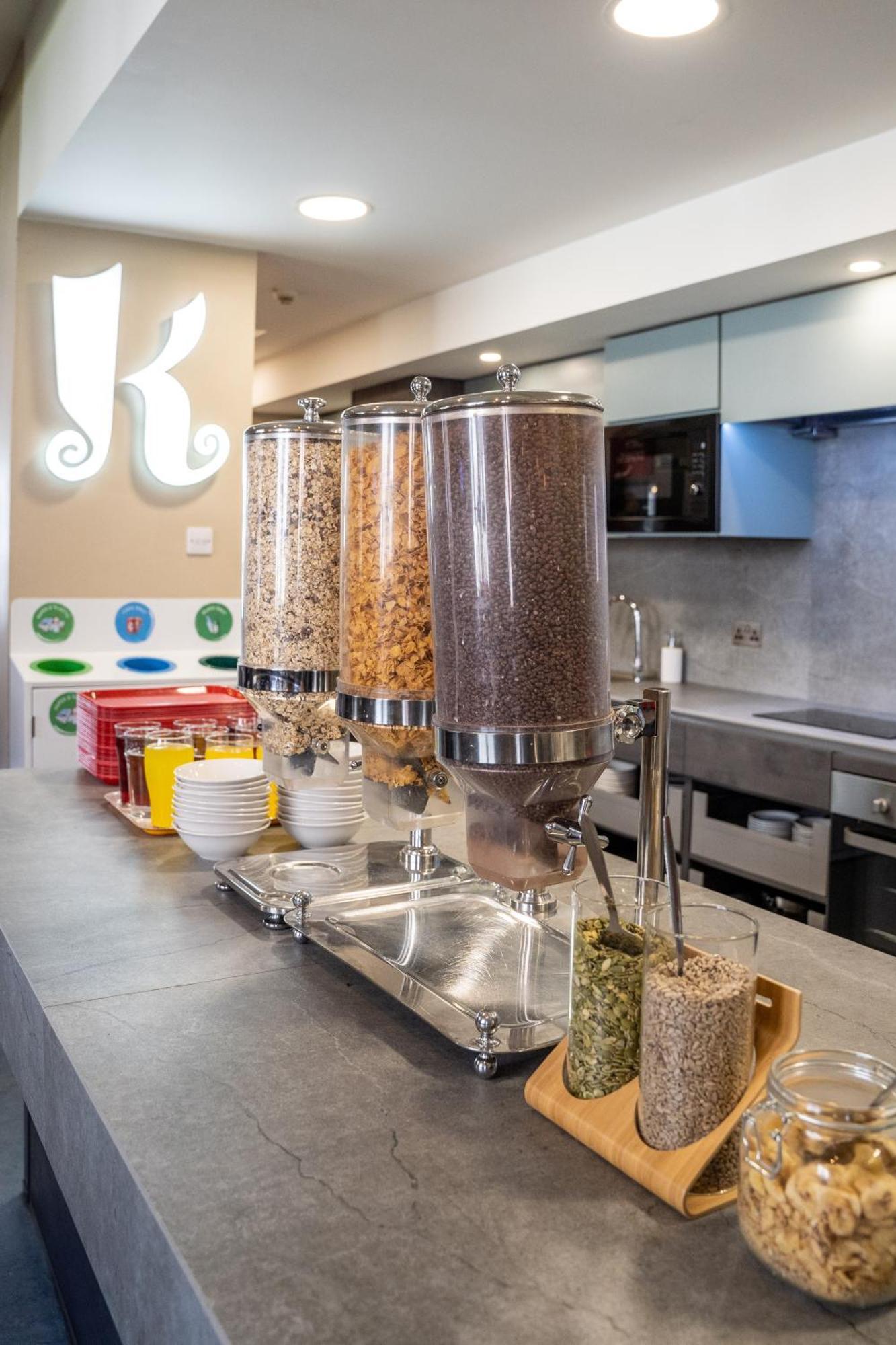 Kinlay Hostel Eyre Square Galway Ngoại thất bức ảnh
