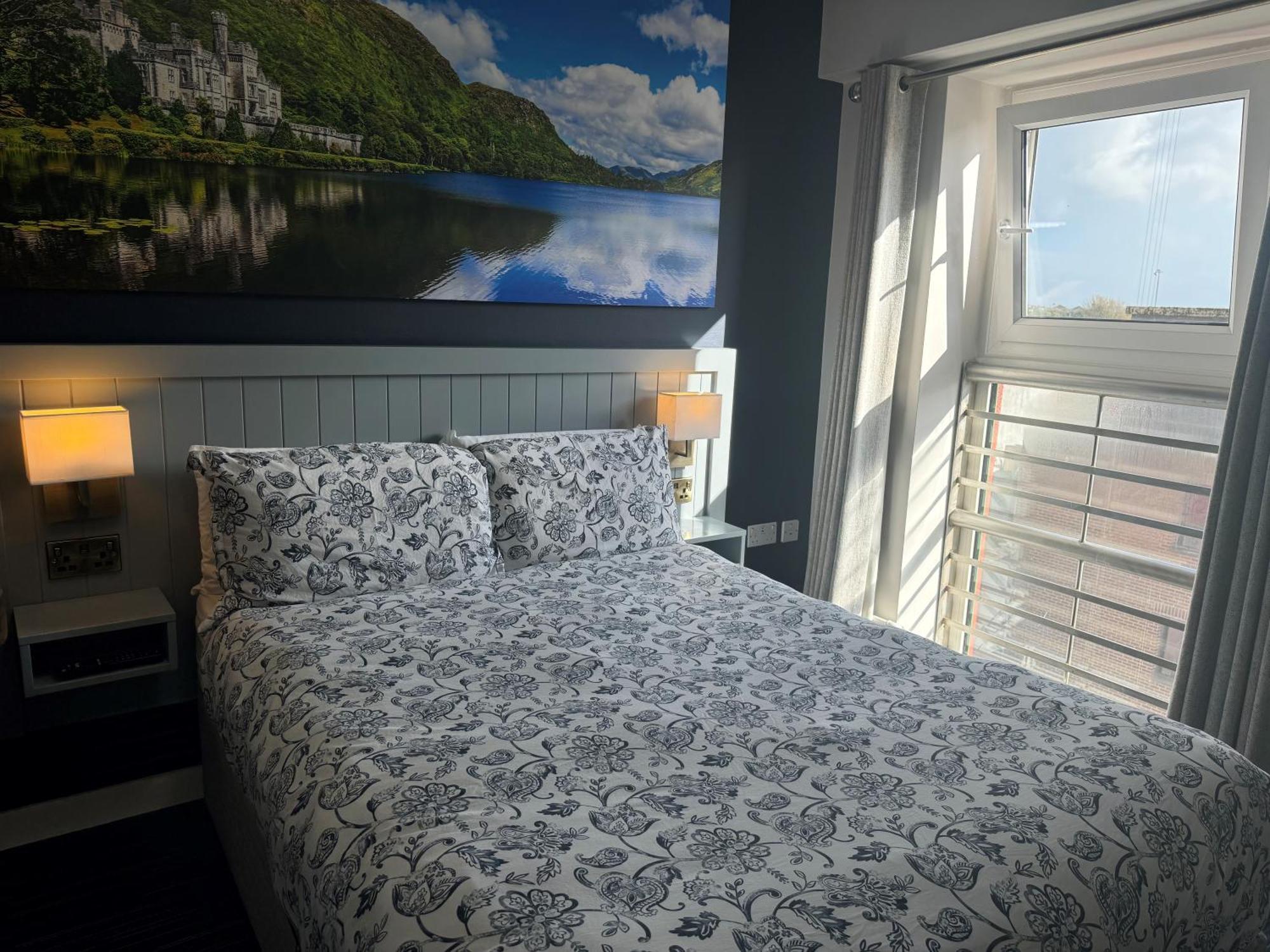 Kinlay Hostel Eyre Square Galway Ngoại thất bức ảnh