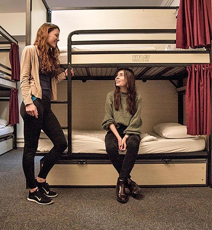 Kinlay Hostel Eyre Square Galway Ngoại thất bức ảnh